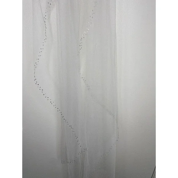 Erin Cole Design White Swarovski Crystal Wedding Veil 52  display picture 1